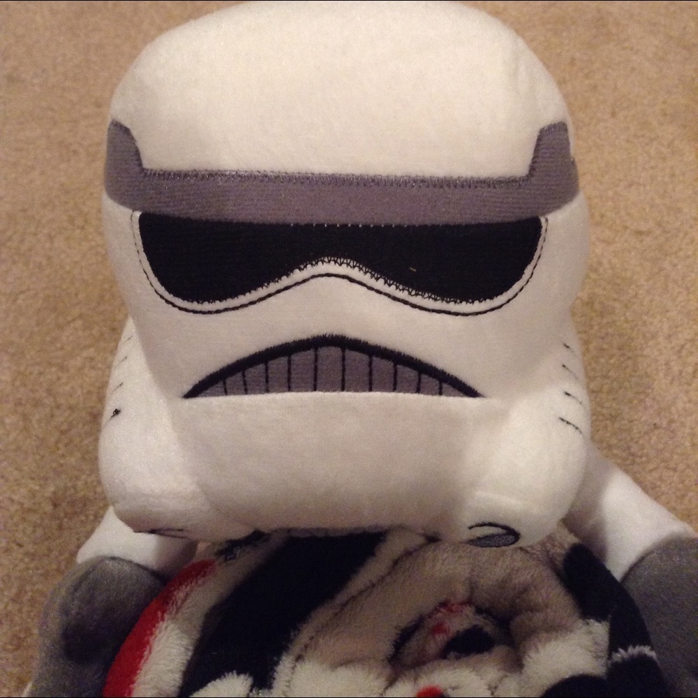 NWT! STAR WARS Imperial Stormtrooper! Plush &Throw - Picture 4 of 8